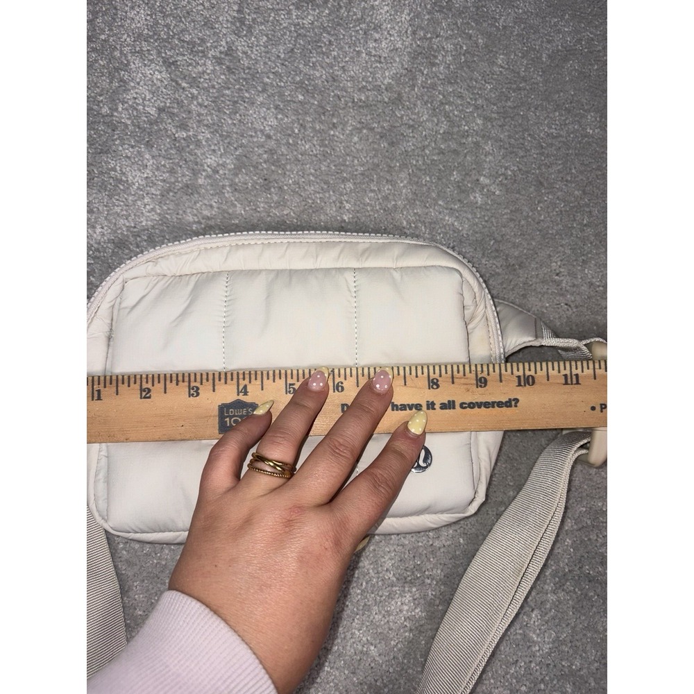 Lululemon Quilted Grid Belt Bag Hand Warmer 1.5L White Opal - Picture 11 of 12